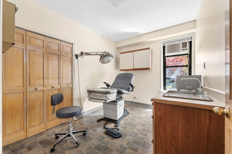 More Photos Of 20 Plaza St E, Brooklyn Apartments For Sale