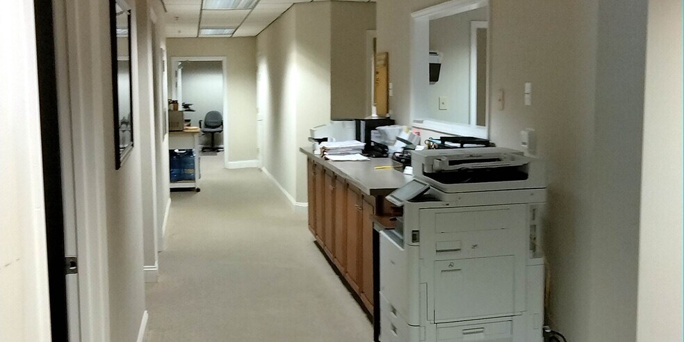 More Photos Of 7229 Albemarle Rd, Charlotte Office For Sale