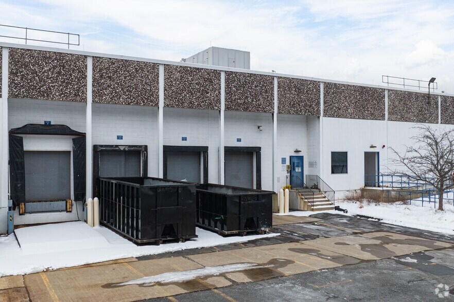 More Photos Of 32 Coslin Dr, Southborough Research And Development For Lease