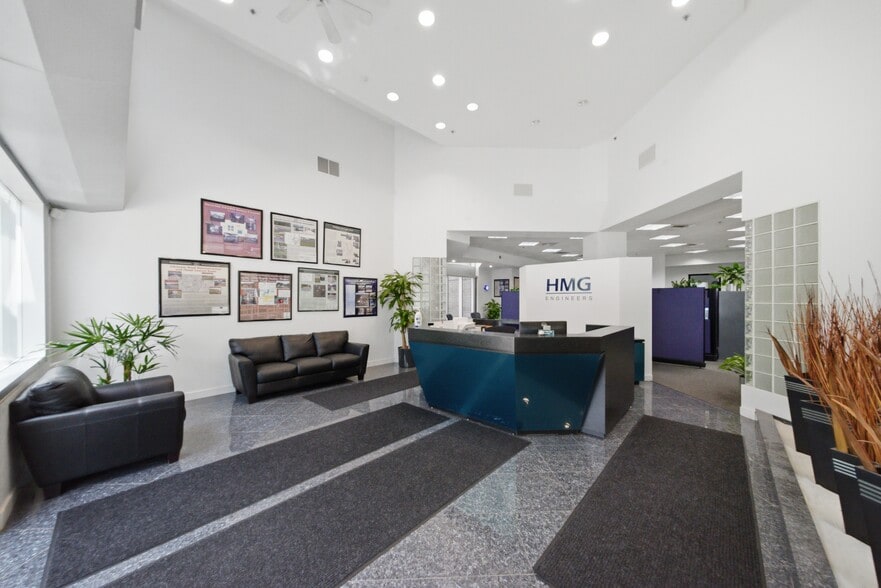 More Photos Of 975 Campus Dr, Mundelein Light Manufacturing For Sale