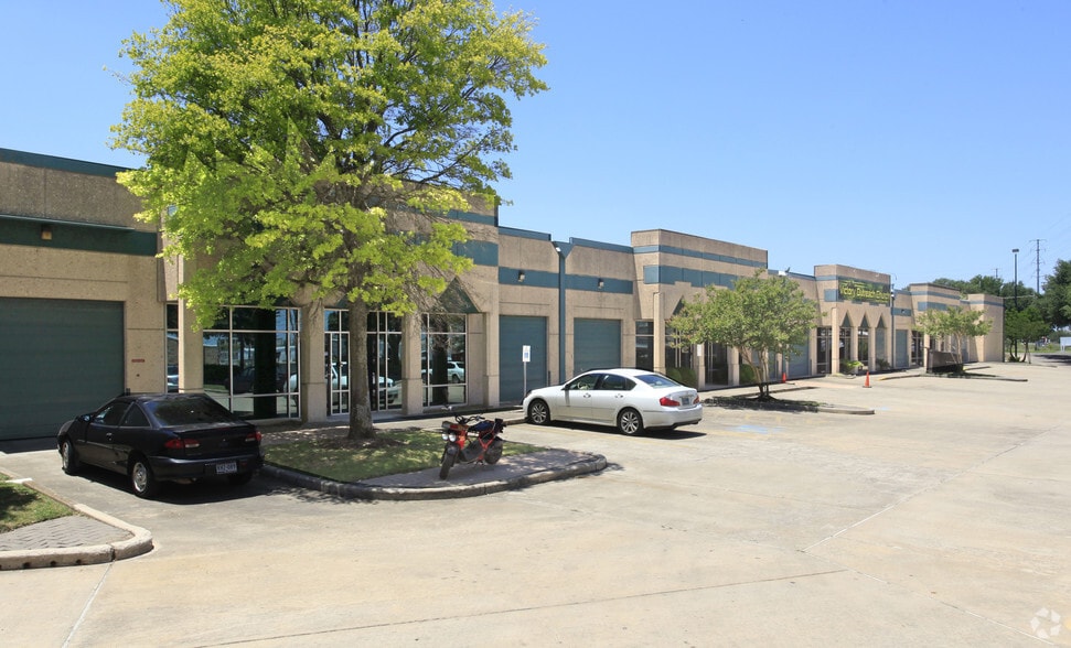 More Photos Of 3701 Drossett Dr, Austin Religious Facility For Lease