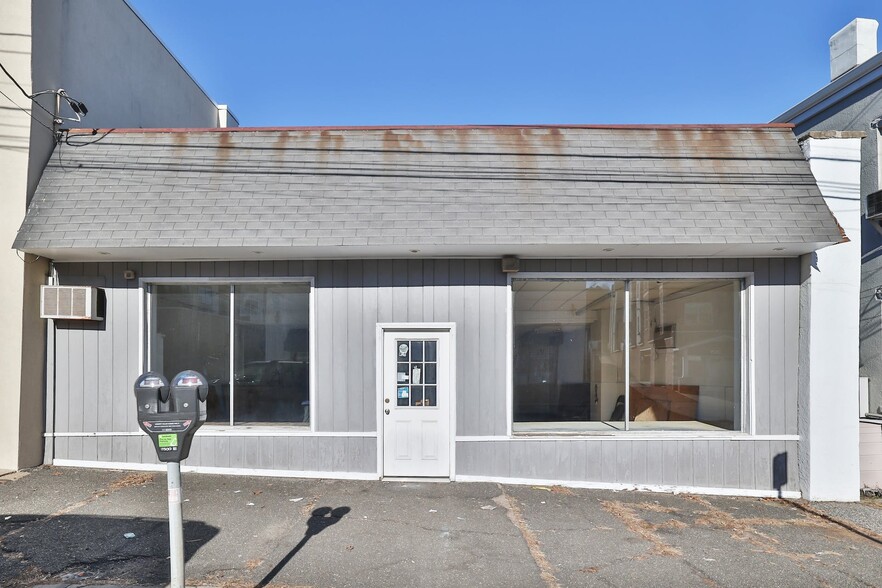 290 Main St  