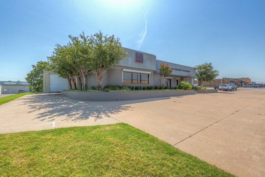 More Photos Of 4121 S 72nd Ave, Tulsa Service For Sale