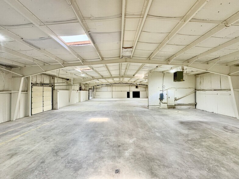 More Photos Of 4425 N Blackstock Rd, Spartanburg Warehouse For Lease