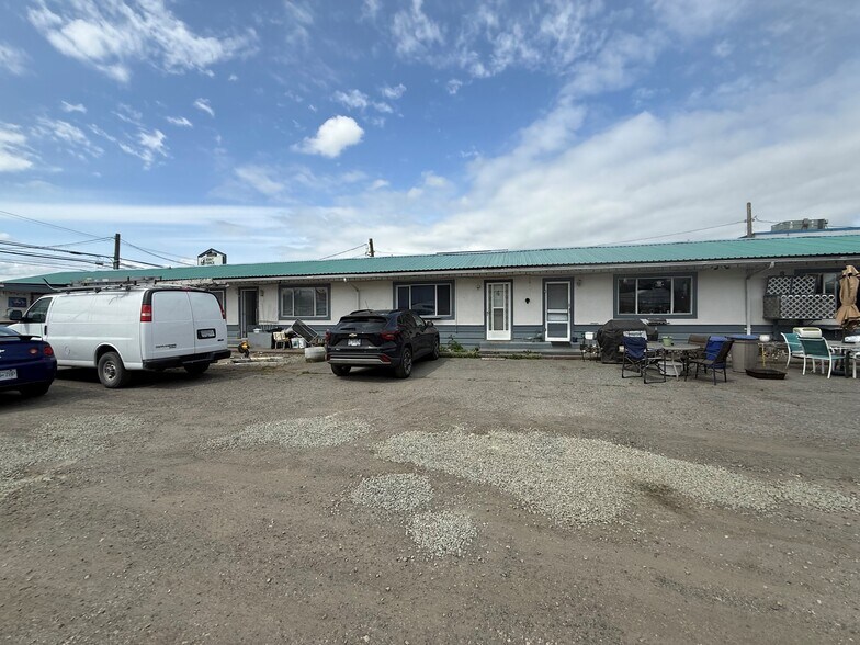 More Photos Of 44477 Yale Rd, Chilliwack General Retail For Sale
