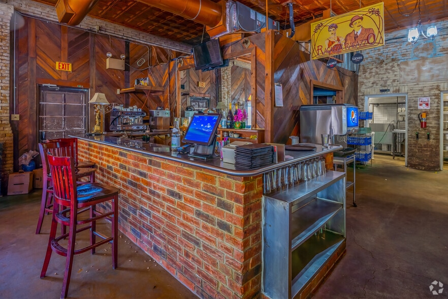 More Photos Of 800 S Alamo St, San Antonio Restaurant For Lease