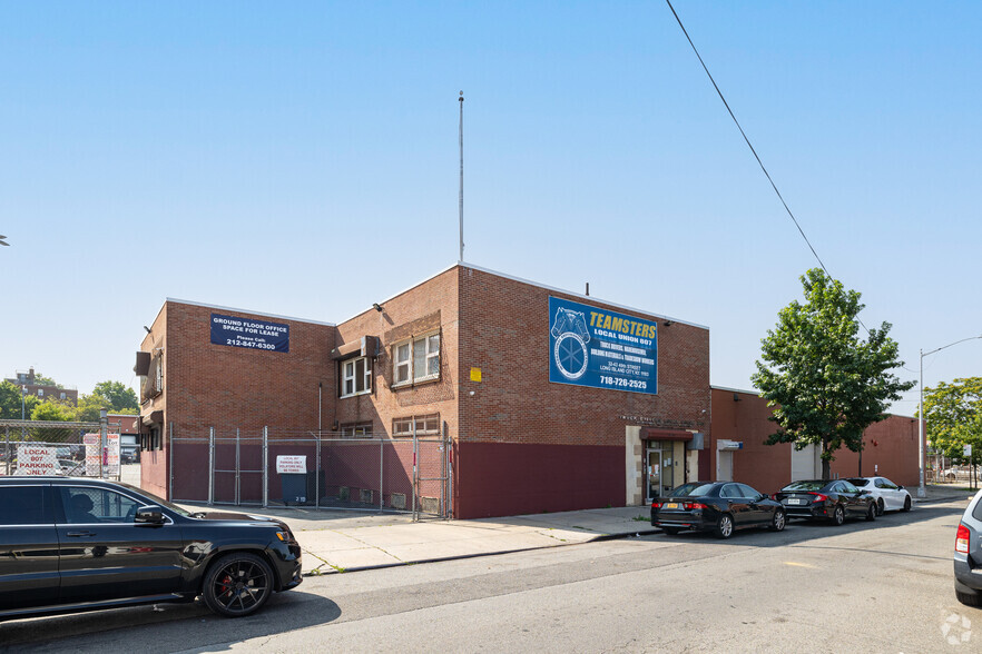 More Photos Of 3243 49th St, Astoria Freestanding For Lease