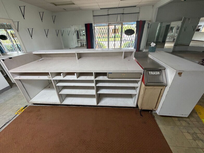 More Photos Of 2620 W Genesee Ave, Saginaw Freestanding For Sale