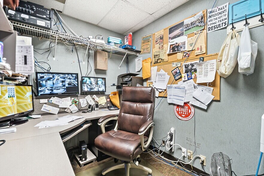 More Photos Of 380 Coal St, Wilkes Barre Freestanding For Lease