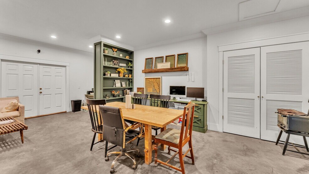 More Photos Of 705 Jerry Smith Rd, Dover Light Manufacturing For Sale