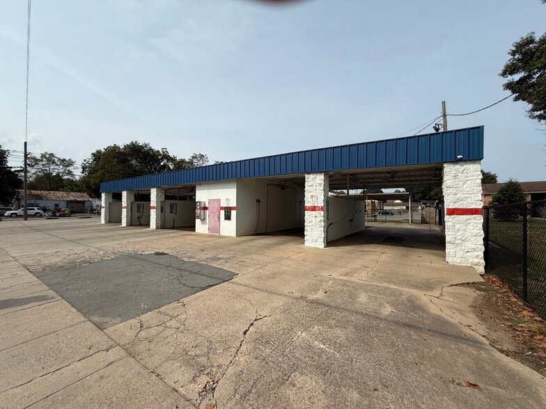 More Photos Of 201 Buerkle st, Stuttgart Carwash For Sale