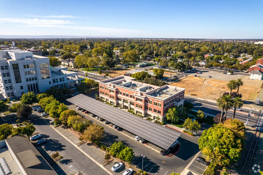 More Photos Of 1100 Main St, Woodland Office For Sale