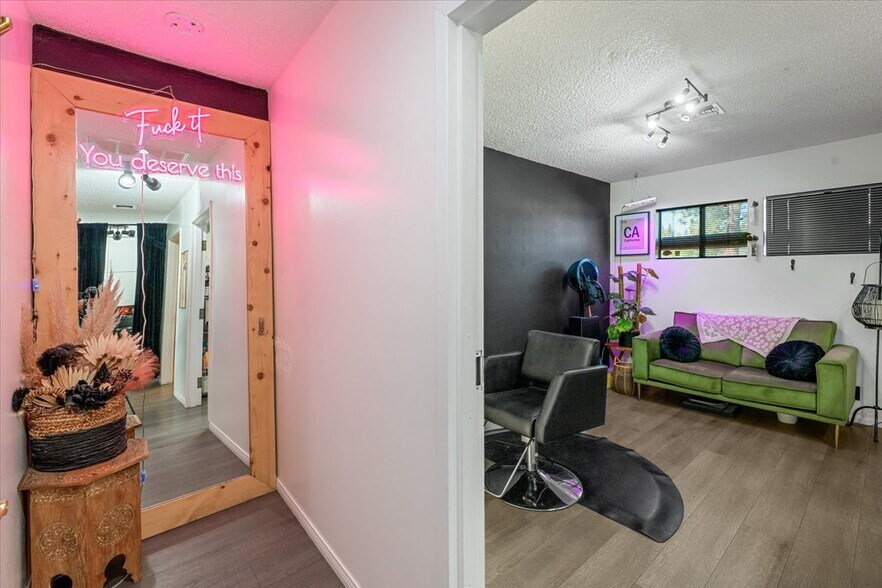 More Photos Of 40585 Big Bear Blvd, Big Bear Lake Office For Sale