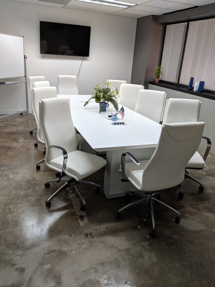 More Photos Of 4040 Broadway St, San Antonio Coworking Space