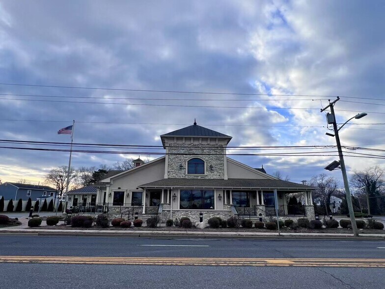 More Photos Of 510 S White Horse Pike, Magnolia Restaurant For Sale