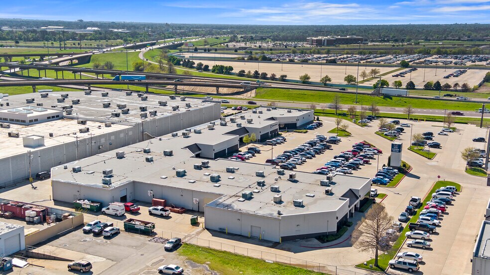 More Photos Of 200 S Quadrum Dr, Oklahoma City Light Manufacturing For Lease