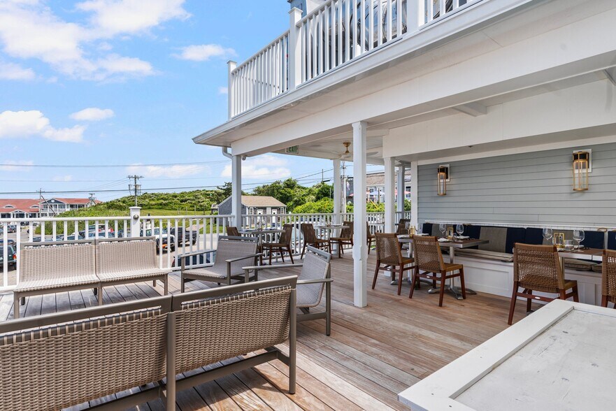 More Photos Of 212 Water St, Block Island Storefront For Sale