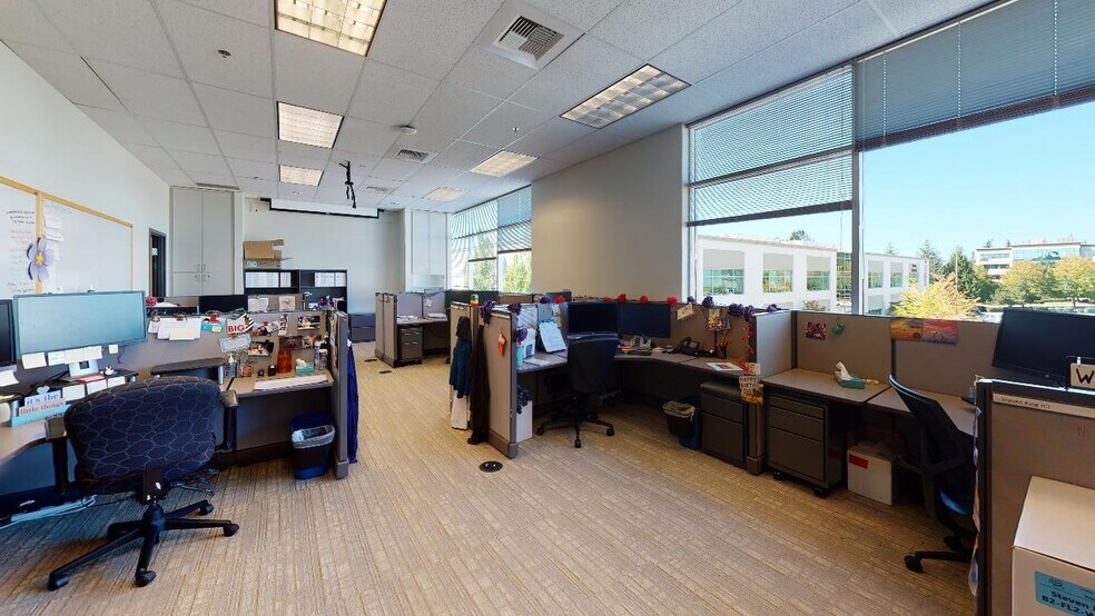 More Photos Of 22011 30th Dr SE, Bothell Unknown For Lease