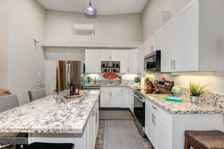More Photos Of 1413-1415 Victorian Aly, Sacramento Apartments For Sale