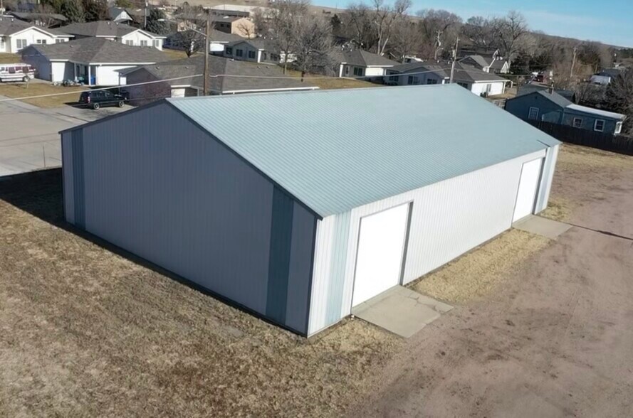 More Photos Of 1305 1st st, Ogallala Flex For Lease