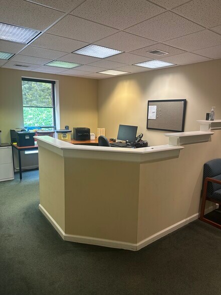 More Photos Of 700 McKnight Park Dr, Pittsburgh Office For Sale
