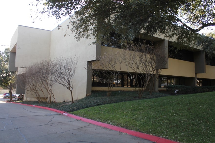 More Photos Of 1304 W Walnut Hill Ln, Irving Office For Lease