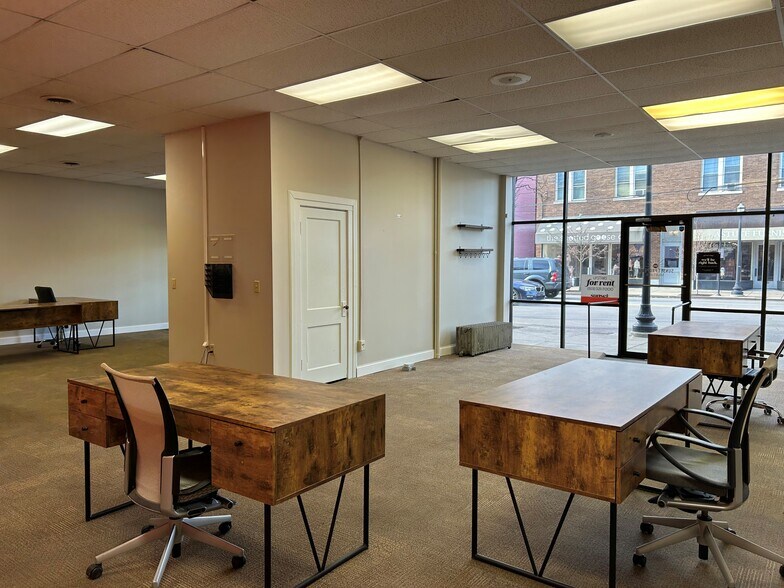 More Photos Of 3055 Madison Rd, Cincinnati Storefront Retail Residential For Lease