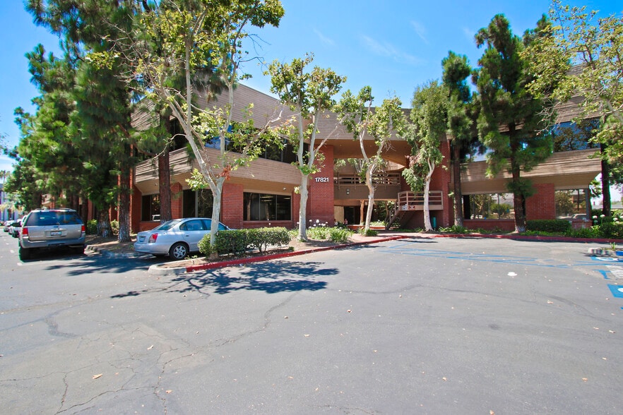More Photos Of 17821 E 17th St, Tustin Loft Creative Space For Lease