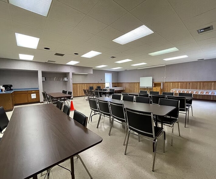 More Photos Of 243 S Main St, Albion Town Orleans Medical For Lease