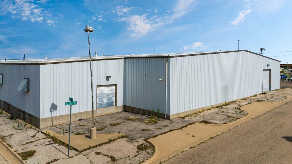 More Photos Of 224 Buddy Holly Ave, Lubbock Warehouse For Lease