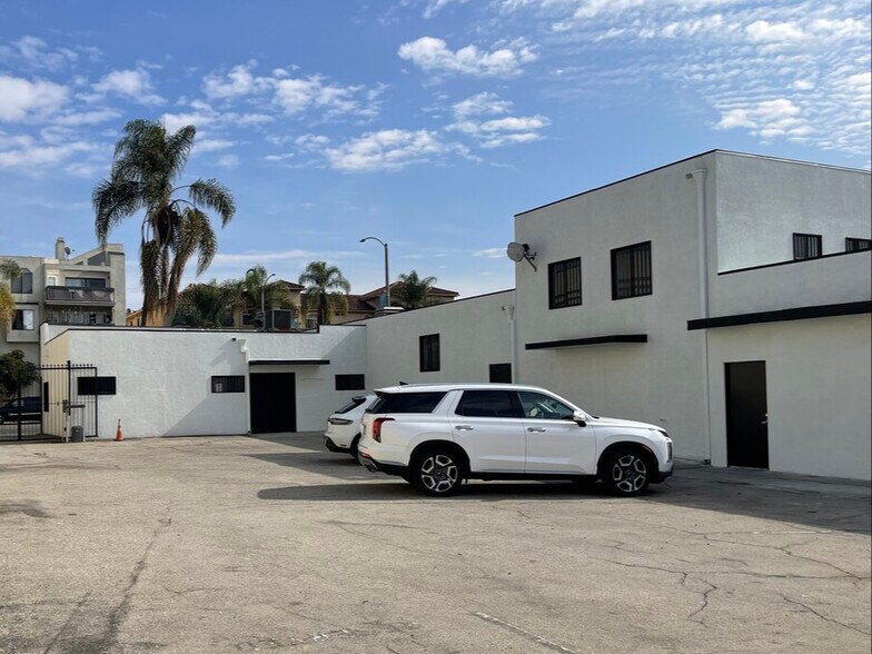 More Photos Of 1345-1347 Redondo Ave, Long Beach Storefront Retail Office For Lease