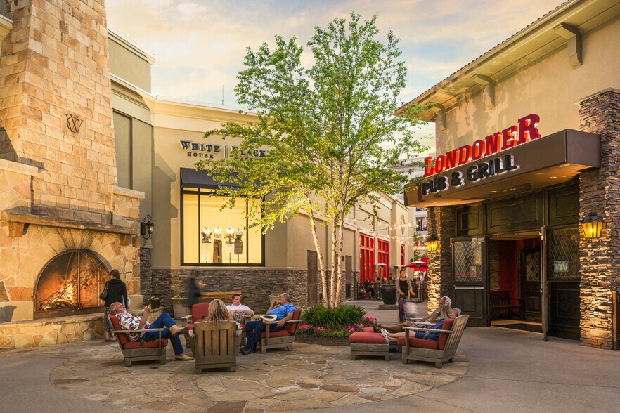 More Photos Of 985 W Bethany Dr, Allen Unknown For Sale