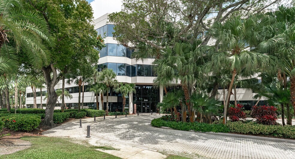 More Photos Of 2101 W Commercial Blvd, Fort Lauderdale Office For Lease