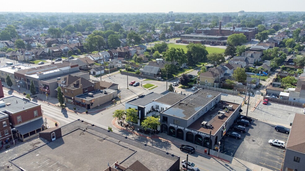 More Photos Of 839 Erie E, Windsor Restaurant For Sale