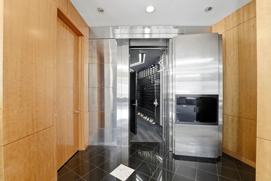 More Photos Of 8600 Germantown Ave, Philadelphia Bank For Lease