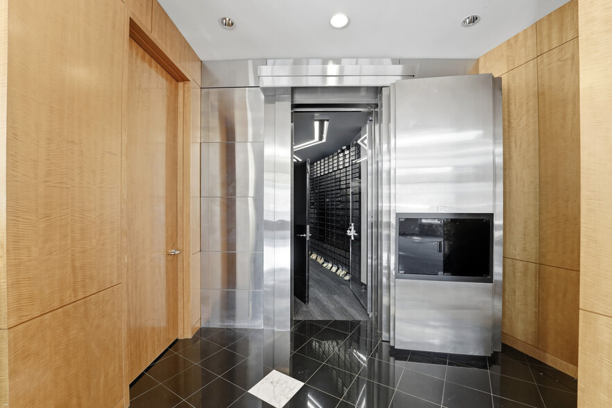 More Photos Of 8600 Germantown Ave, Philadelphia Bank For Lease