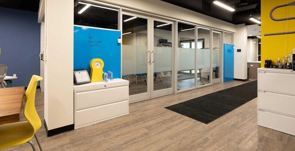 More Photos Of 8026 Franklin Av, Fort McMurray Office For Sale