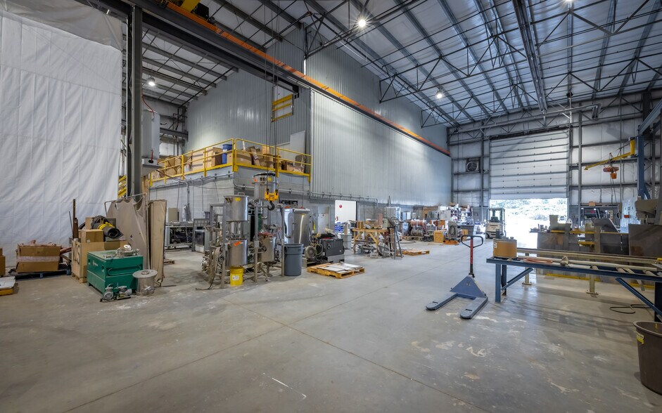 More Photos Of 29781 Fraser Hwy, Abbotsford Warehouse For Lease