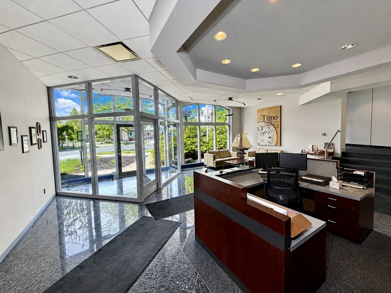 More Photos Of 102 Washington St, Manlius Office For Sale