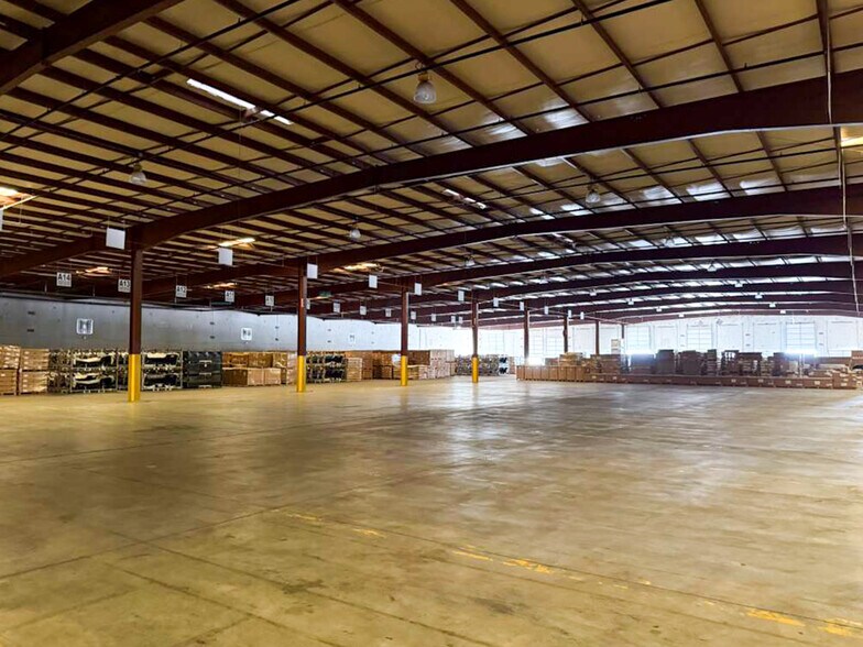 More Photos Of 14701 Atlanta Dr, Laredo Distribution For Lease