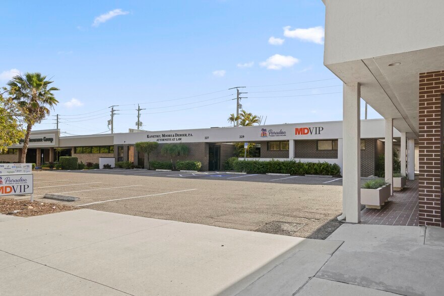 More Photos Of 227-233 Nokomis Ave, Venice Office For Sale