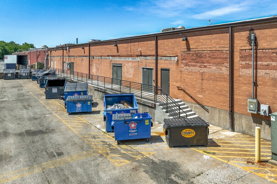 More Photos Of 1994-2022 1st Street A, Moline Storefront For Lease