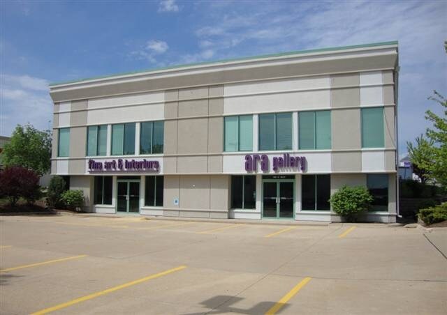 More Photos Of 3170 E 53rd St, Davenport Freestanding For Lease