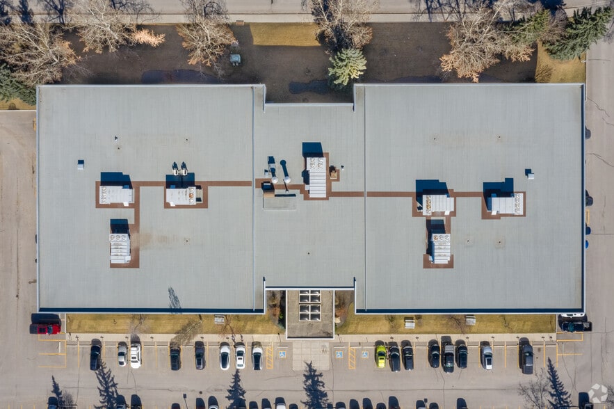 More Photos Of 340 Midpark Way SE, Calgary Office For Lease