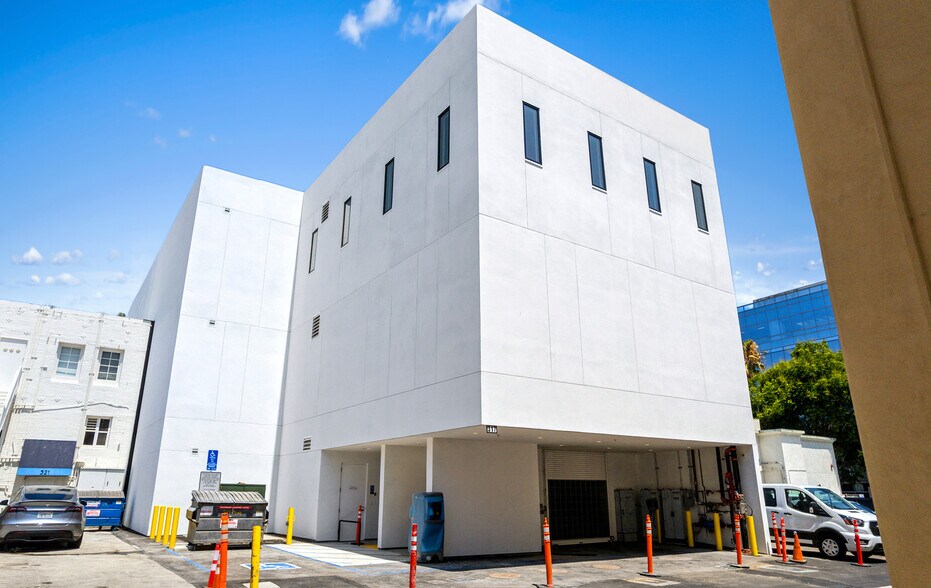 More Photos Of 315-319 N Beverly Dr, Beverly Hills Storefront For Lease