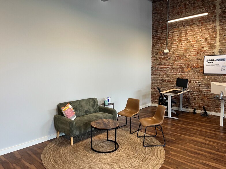 More Photos Of 4914 Charlotte Pike, Nashville Storefront For Lease