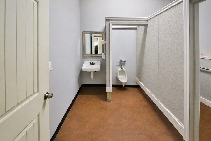 More Photos Of 413 Decatur St, Memphis Convenience Store For Sale