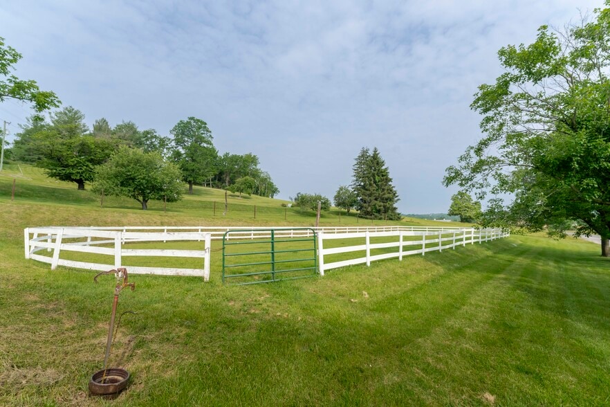 More Photos Of 610 New Hope Rd, Staunton Specialty For Sale