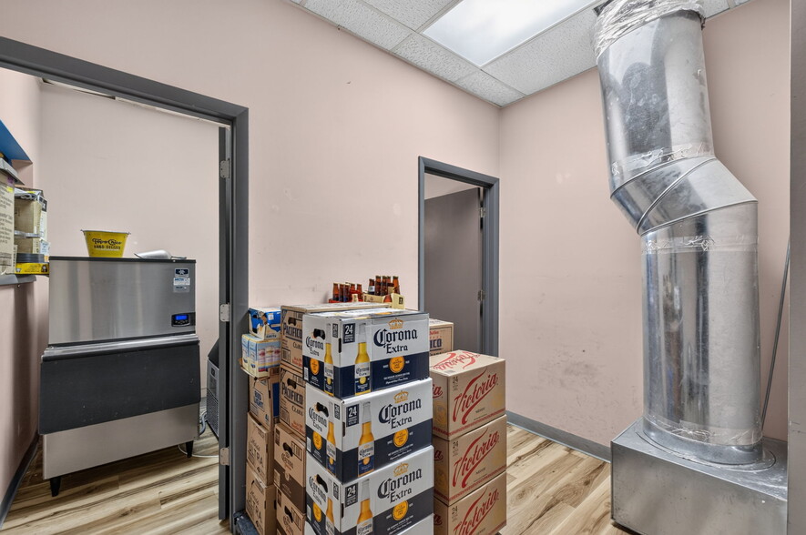 More Photos Of 1938 S Glenstone Ave, Springfield General Retail For Sale