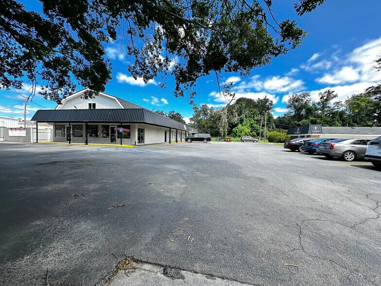 More Photos Of 1116 Montgomery Cross Rd, Savannah Freestanding For Lease